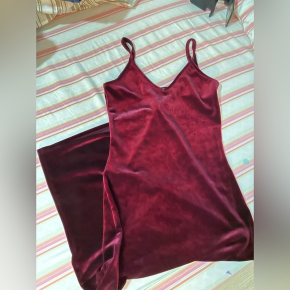 Fashion Nova, maroon midi velvet dress. will fit XXS-XS. - Picture 2 of 5